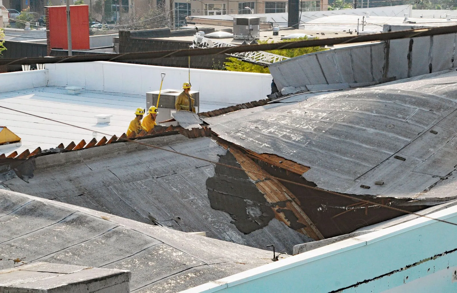 Commercial roof inspection in Pasadena, TX